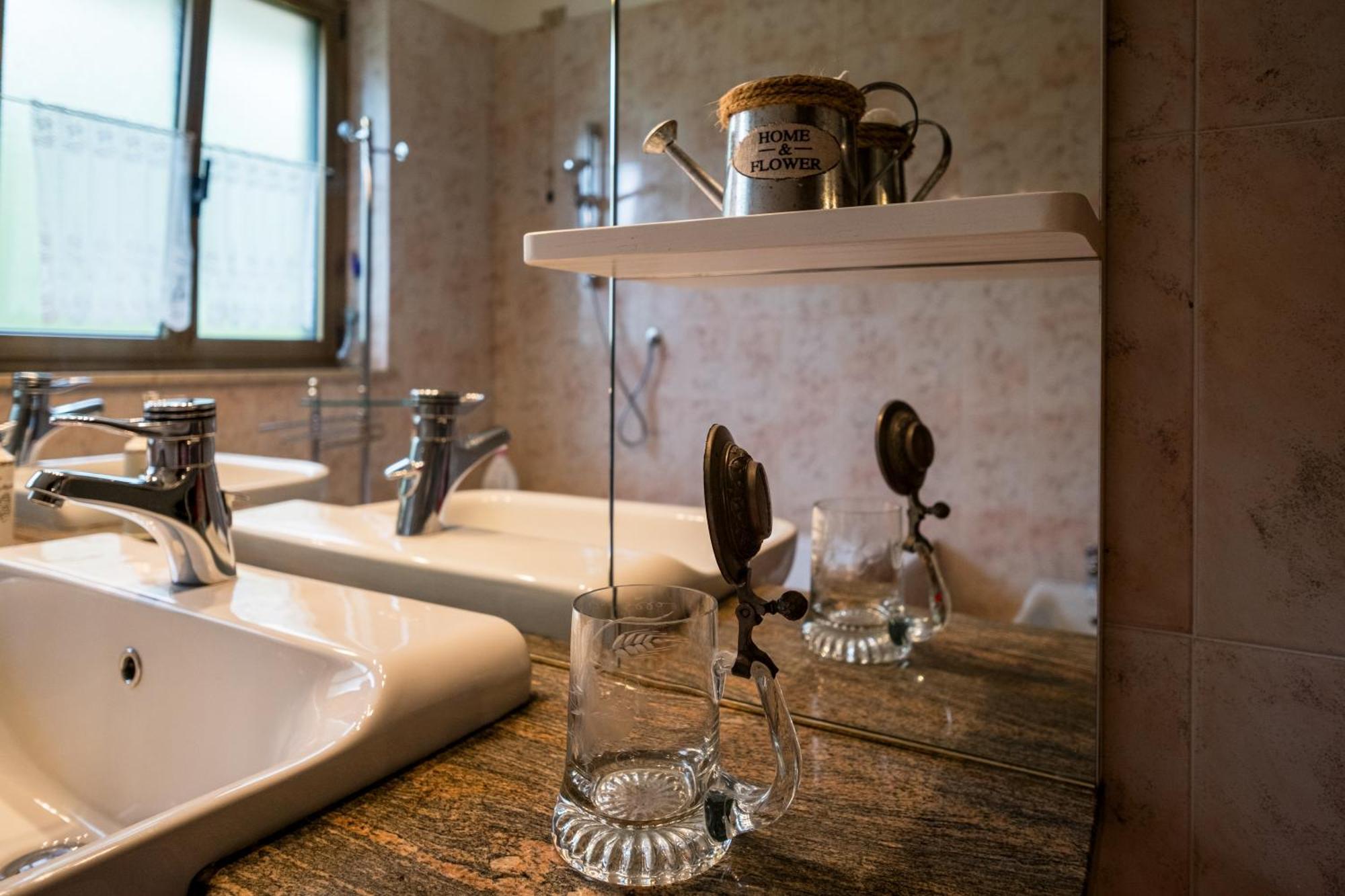 La Vie En Rose Bed & Breakfast Buia Exterior foto
