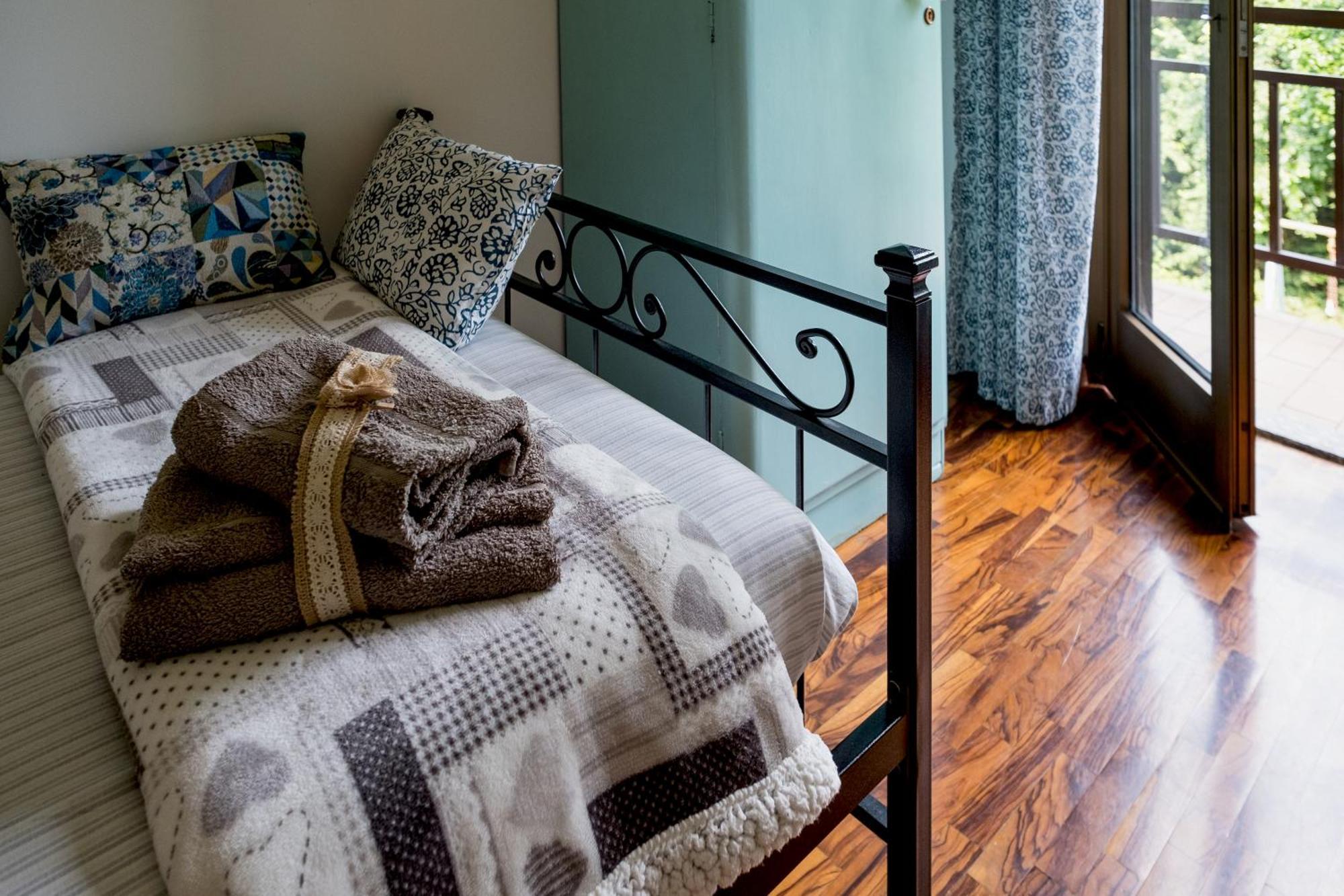 La Vie En Rose Bed & Breakfast Buia Exterior foto