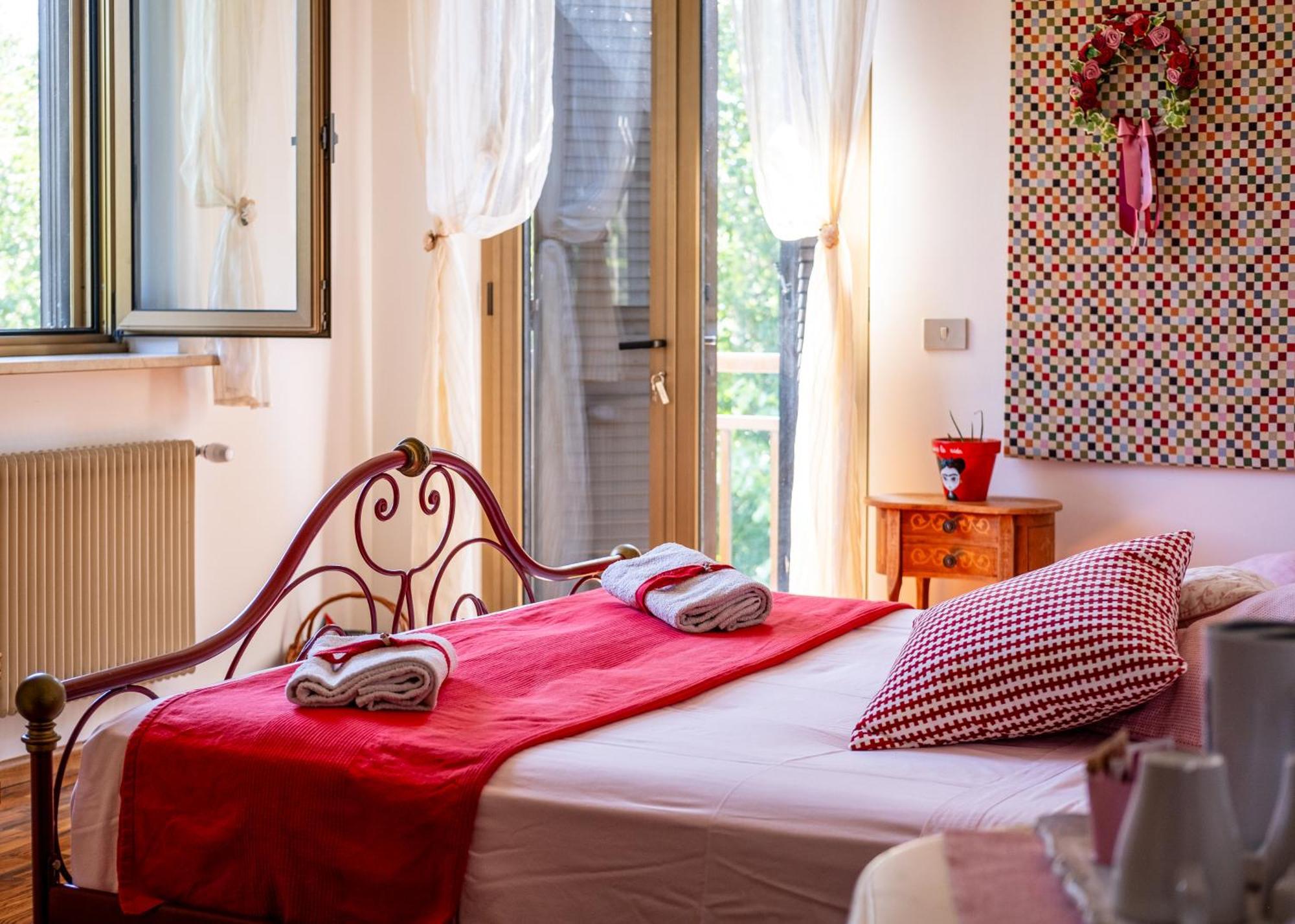 La Vie En Rose Bed & Breakfast Buia Exterior foto